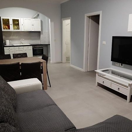 Junik Apartment Орікум Екстер'єр фото